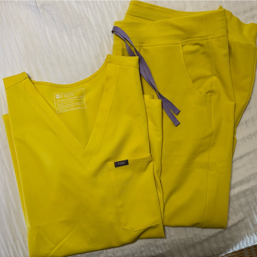 Figs Women's Bright Yellow Scrub Pants and Top Set